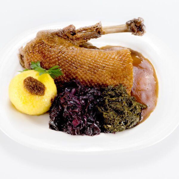 Leckerer Gänsebraten in ihrem Restaurant am Boddensee in Birkenwerder. Wildgerichte, Spargelgerichte, Pilzgerichte.